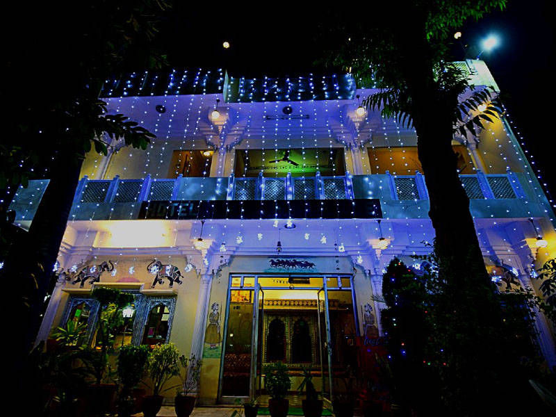 Bani Park Hotel Photo Gallery | Budget Hotel in Jaipur | Heritage